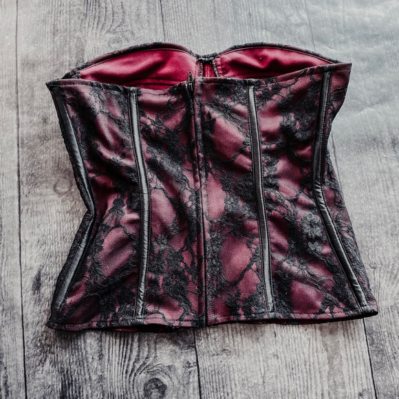 Wet Seal Red Lace Corset Top Small - Picture 2 of 3